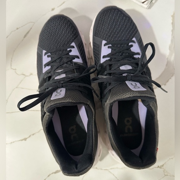 ON Cloudswift. Women's Size 10. Color Purple And Black. - Picture 8 of 10